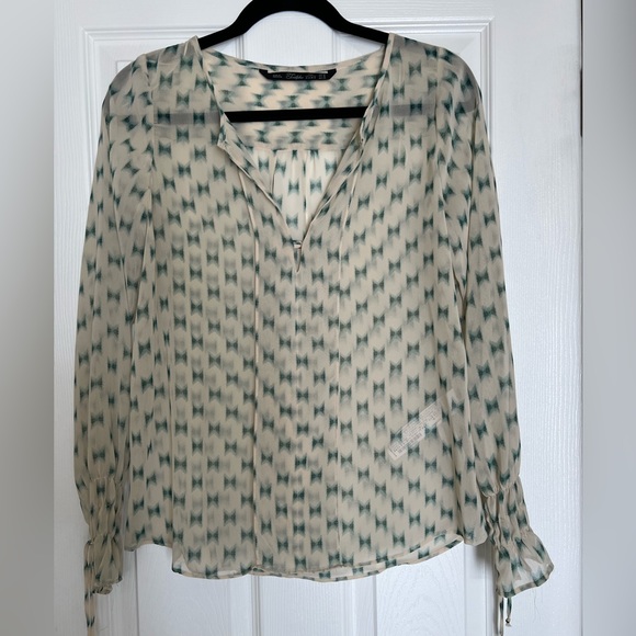 Zara Sheer Cream with Green Bow Tie Print Blouse Size M - Picture 1 of 6